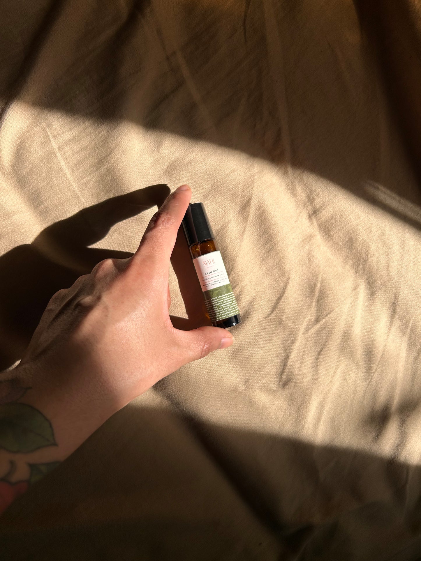 SkinDot roll on anti acné
